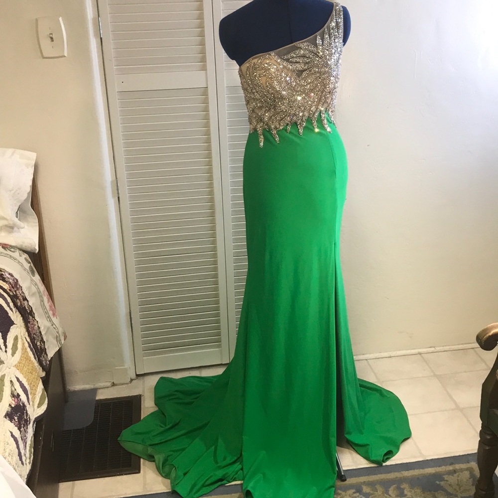 Stunning one shoulder vienna gown! Offers welcome